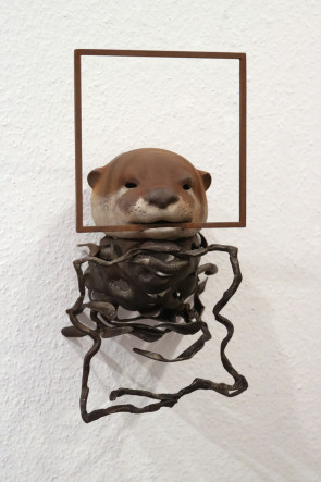 Water reflection - Otter (□)